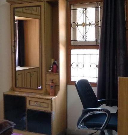 Srinivas Nilayam Apartment Hyderabad Exterior photo